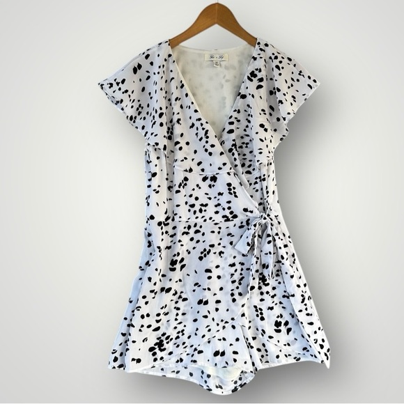 🎉5 for $45🎉 She sky romper Jumpsuit women size M - Picture 1 of 8